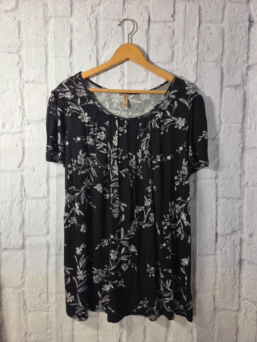 Anymeet Extra Large Black Floral Round Neck Lightweight Shortsleeve Casual Top